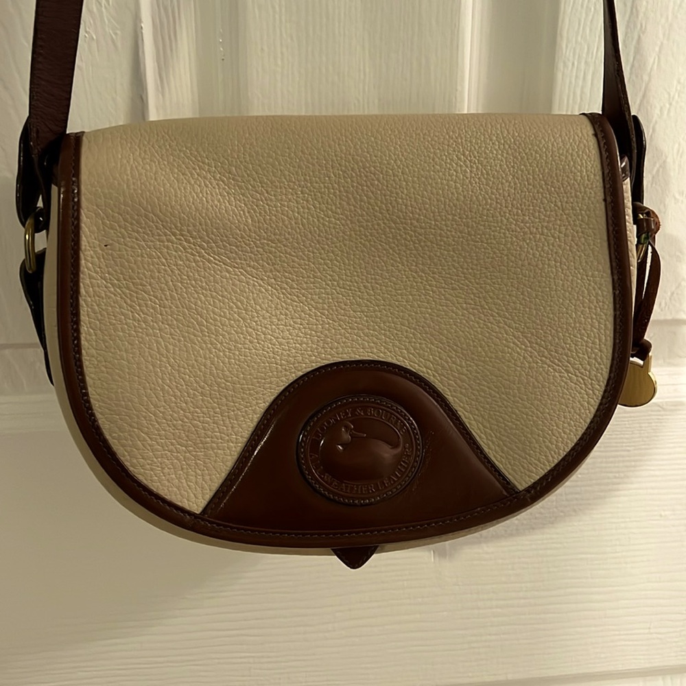 Rare Dooney & Bourke - like new handbag / purse